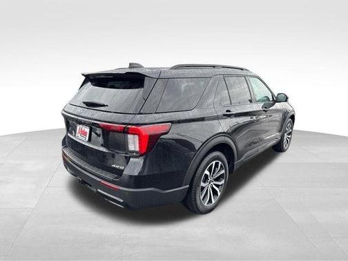Agate Black Metallic 2025 Ford Explorer ST-Line