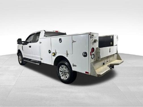 Oxford White 2017 Ford F-250 XLT