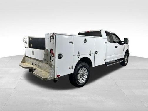 Oxford White 2017 Ford F-250 XLT