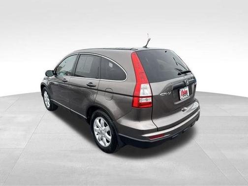 Urban Titanium Metallic 2011 Honda CR-V SE