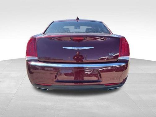 2016 Chrysler 300 Limited