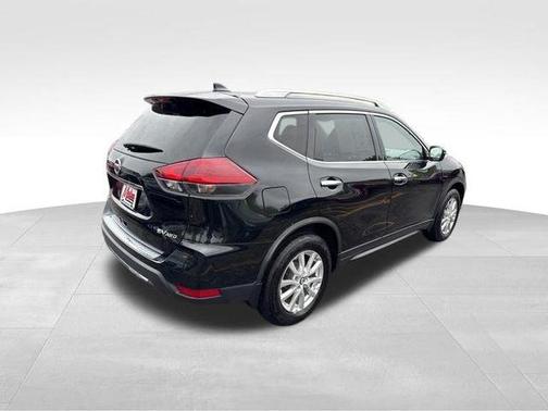 Magnetic Black 2018 Nissan Rogue SV