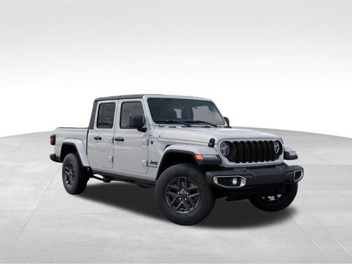 Bright White Clearcoat 2026 Jeep Gladiator Sport