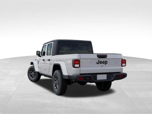 Bright White Clearcoat 2026 Jeep Gladiator Sport
