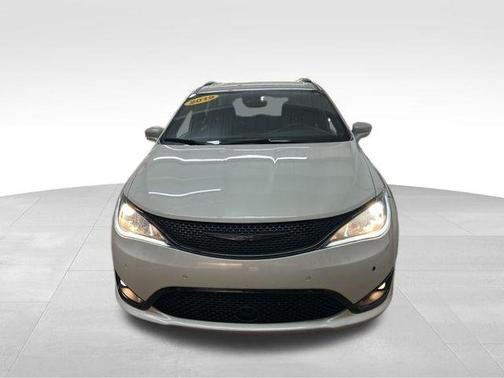 2019 Chrysler Pacifica Touring-L