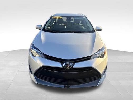 Classic Silver Metallic 2017 Toyota Corolla LE