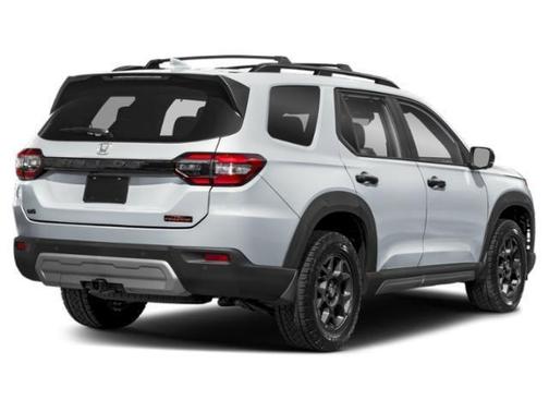 Lunar Silver Metallic 2025 Honda Pilot TrailSport