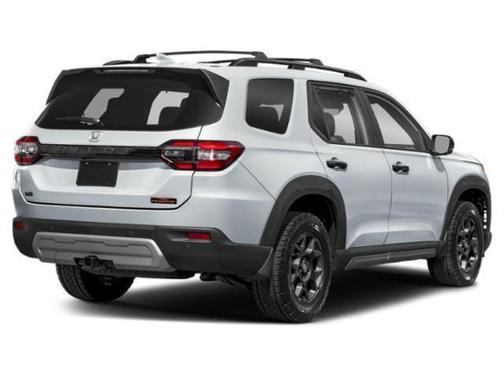 Lunar Silver Metallic 2025 Honda Pilot TrailSport