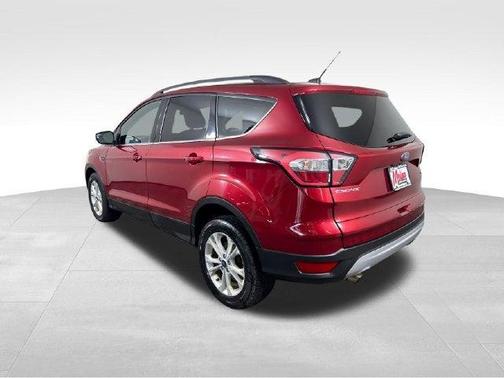 Ruby Red Metallic 2018 Ford Escape SE