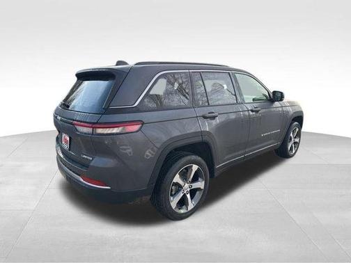 Metallic 2026 Jeep Grand Cherokee Limited