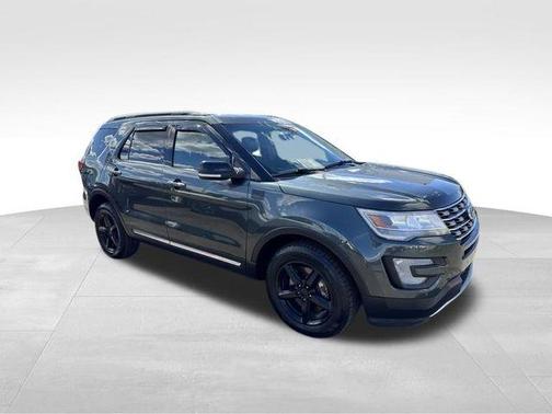 Guard Metallic 2016 Ford Explorer XLT
