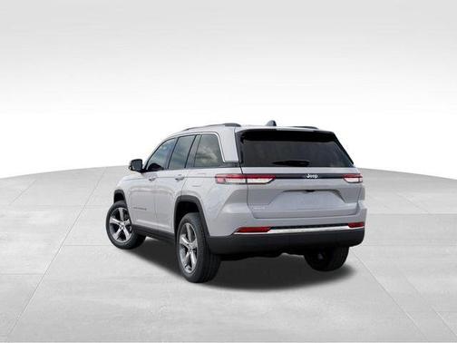 Bright White Clearcoat 2026 Jeep Grand Cherokee Limited