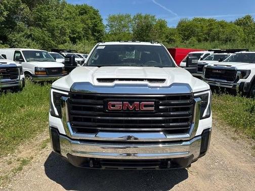 Summit White 2026 GMC Sierra 2500 Pro