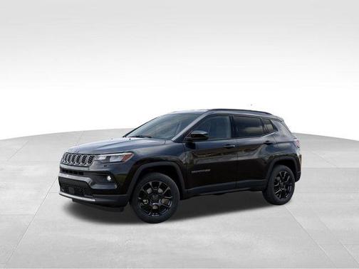Diamond Black 2026 Jeep Compass Latitude