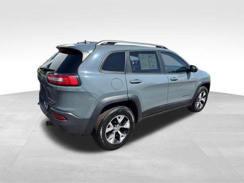 Anvil Clearcoat 2014 Jeep Cherokee Trailhawk