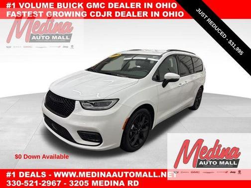 2023 Chrysler Pacifica Touring-L