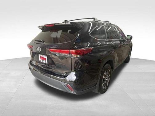 Midnight Black Metallic 2023 Toyota Highlander XLE