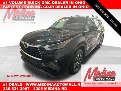Midnight Black Metallic 2023 Toyota Highlander XLE