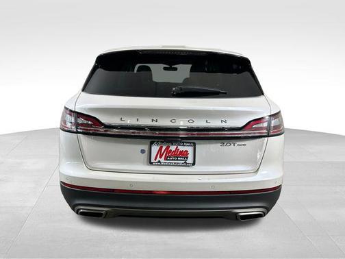2019 Lincoln Nautilus Select