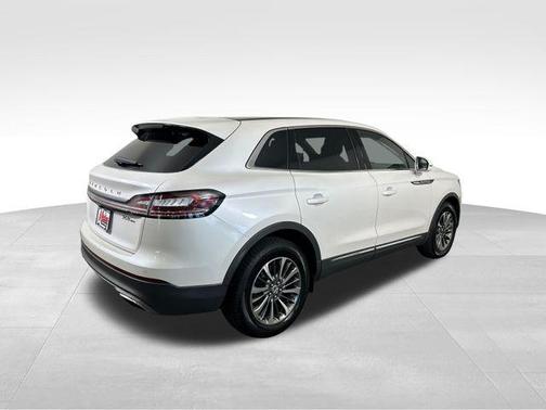 2019 Lincoln Nautilus Select