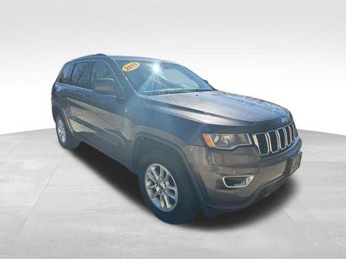 Granite Crystal Clearcoat Metallic 2019 Jeep Grand Cherokee Laredo E