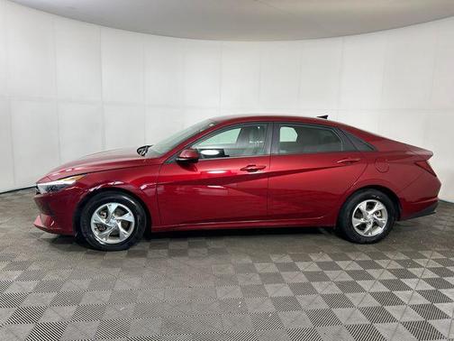 2023 Hyundai ELANTRA SE