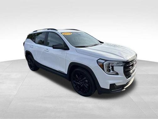 Summit White 2024 GMC Terrain SLE