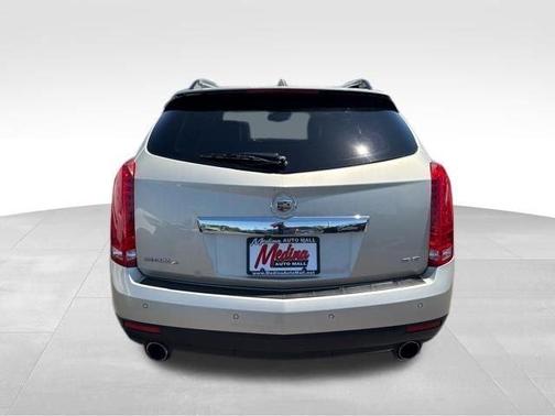 Silver Coast Metallic 2013 Cadillac SRX Luxury Collection