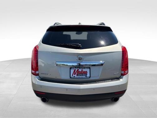 Silver Coast Metallic 2013 Cadillac SRX Luxury Collection