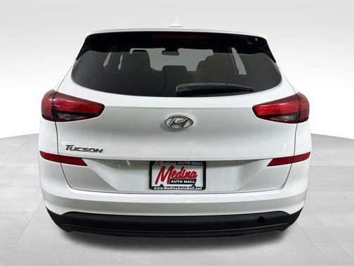 Dazzling White 2019 Hyundai TUCSON SE
