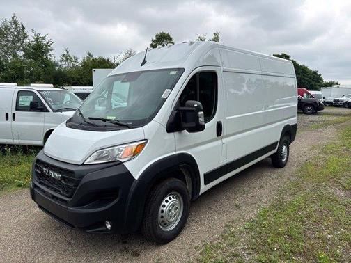 Bright White Clearcoat 2026 RAM ProMaster 2500 High Roof