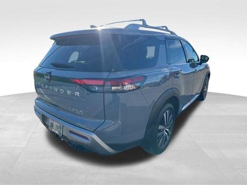 2022 Nissan Pathfinder Platinum