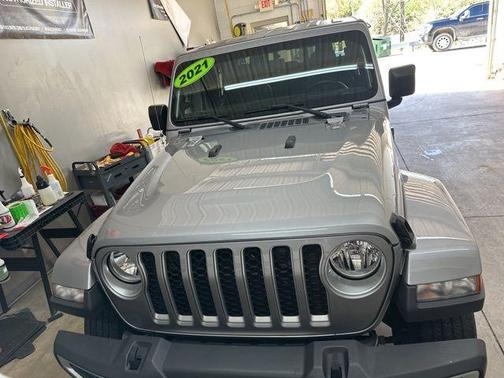 2021 Jeep Gladiator Overland