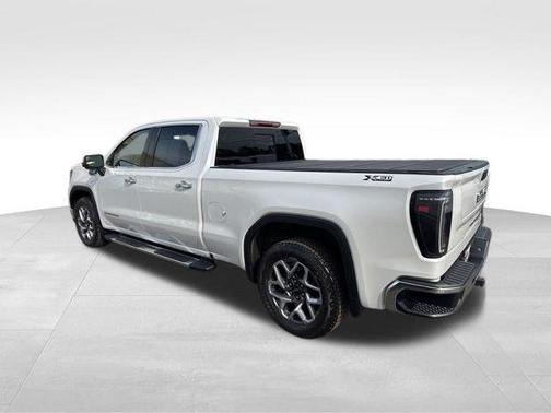 White Frost Tri-Coat 2023 GMC Sierra 1500 SLT