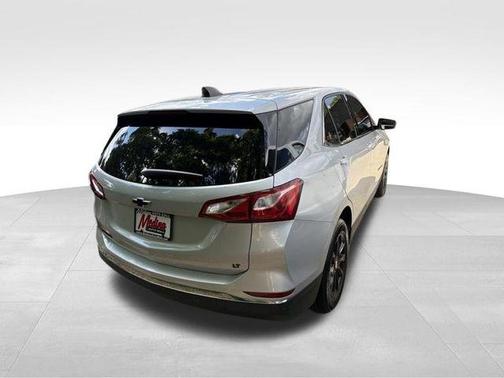 Silver Ice Metallic 2020 Chevrolet Equinox 2LT