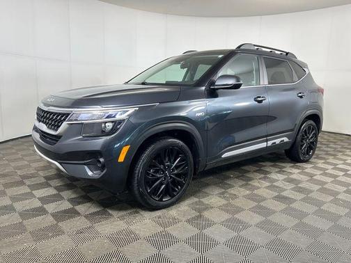 2022 Kia Seltos Nightfall