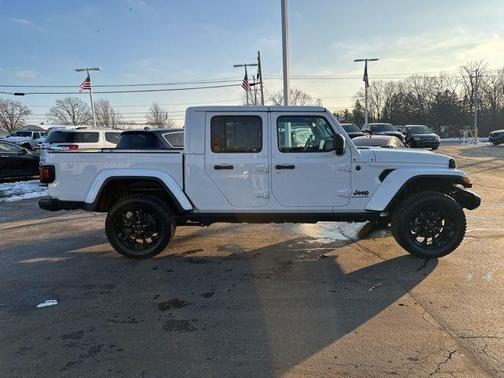 2024 Jeep Gladiator Nighthawk