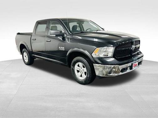 2016 RAM 1500 SLT