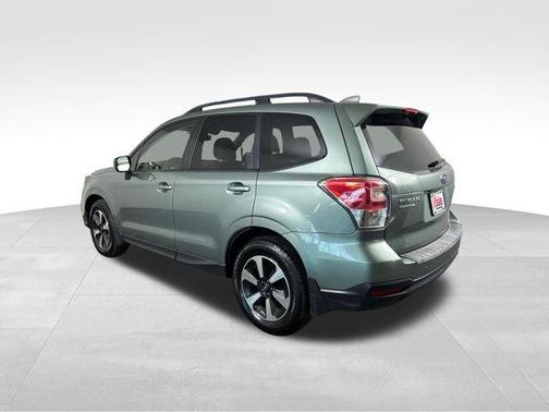 Jasmine Green Metallic 2017 Subaru Forester 2.5i Premium