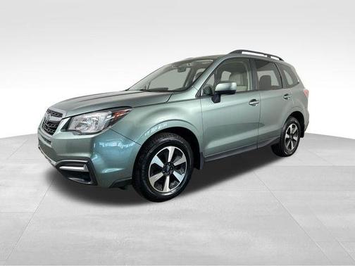Jasmine Green Metallic 2017 Subaru Forester 2.5i Premium