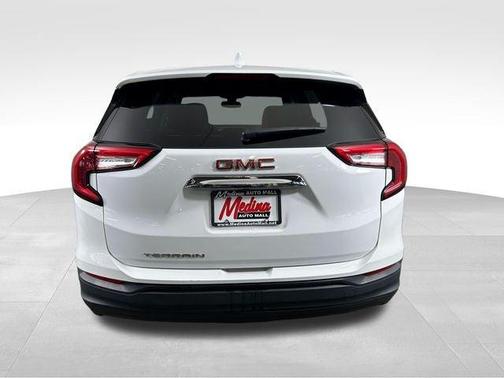 Summit White 2023 GMC Terrain SLE