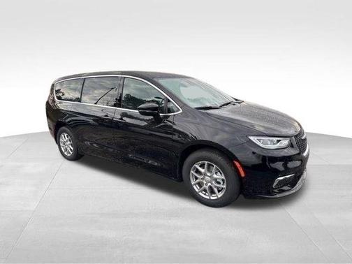 Diamond Black 2026 Chrysler Pacifica Select