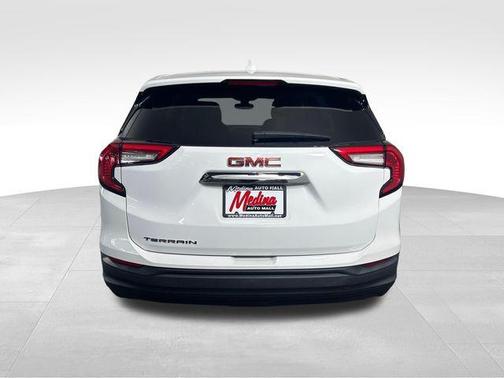 Summit White 2024 GMC Terrain SLE