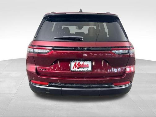 Velvet Red Pearlcoat 2023 Jeep Grand Cherokee Altitude