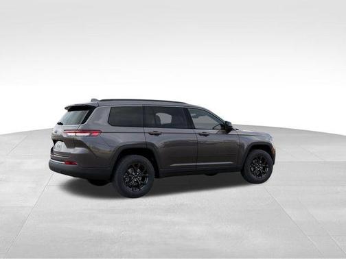 Metallic 2026 Jeep Grand Cherokee L Laredo