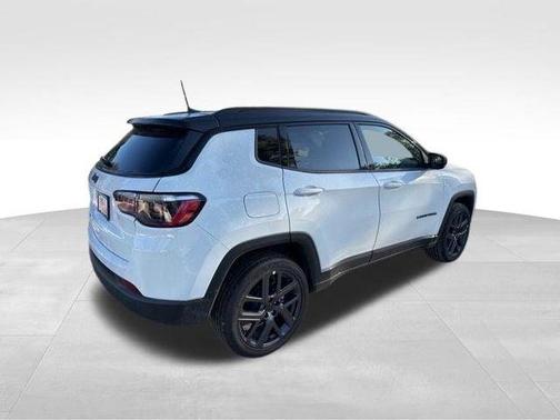 Bright White Clearcoat 2026 Jeep Compass Limited