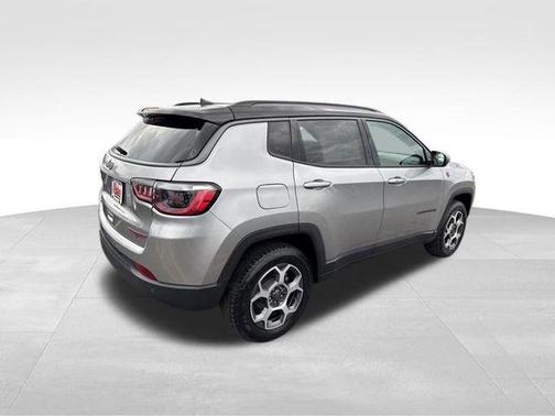 Billet Silver Metallic Clearcoat 2022 Jeep Compass Trailhawk