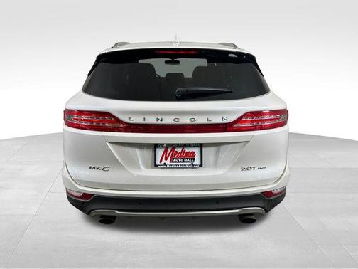 White Platinum Clearcoat Metallic 2017 Lincoln MKC Reserve