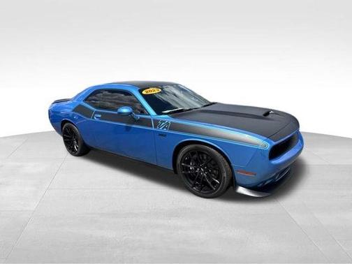 B5 Blue Pearlcoat 2023 Dodge Challenger R/T Scat Pack