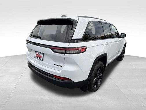 Bright White Clearcoat 2024 Jeep Grand Cherokee Limited